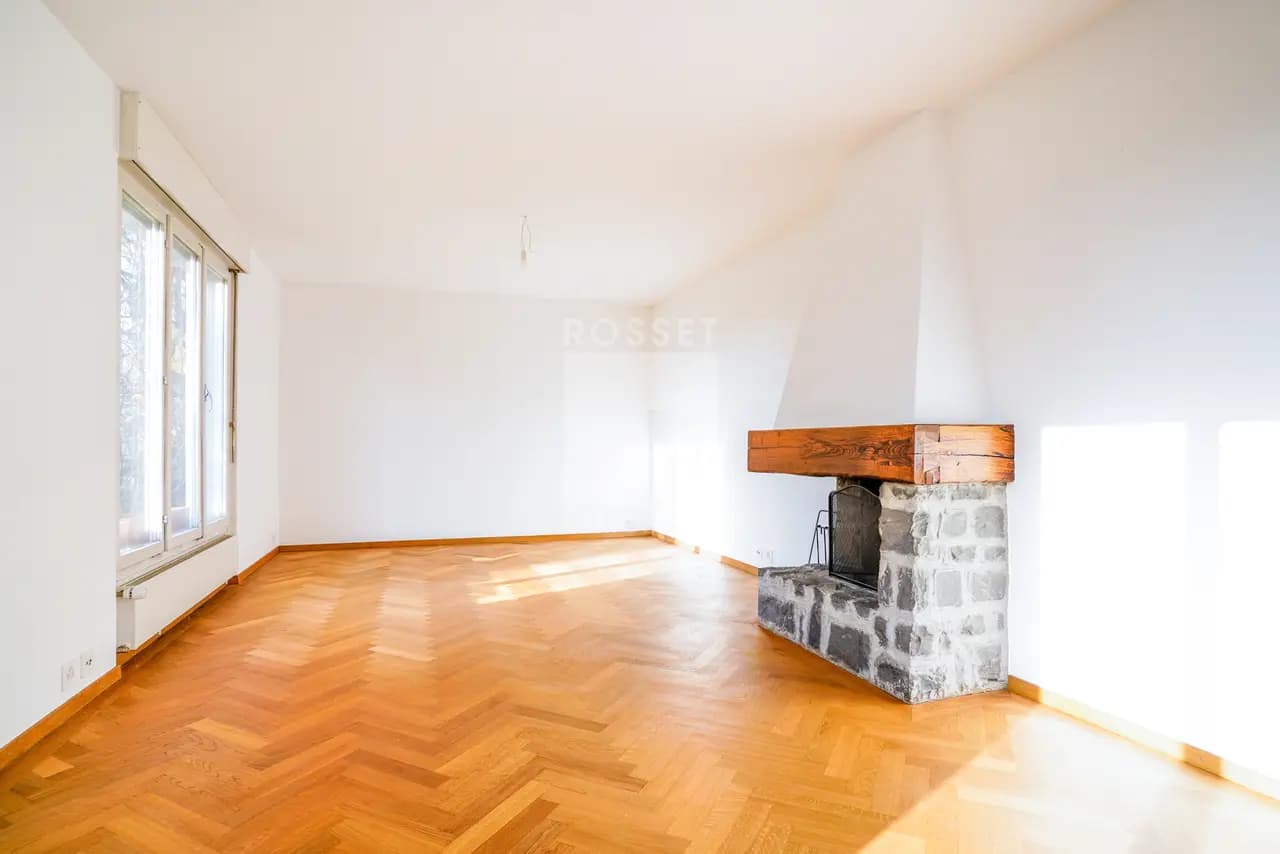 Centre - Image 3