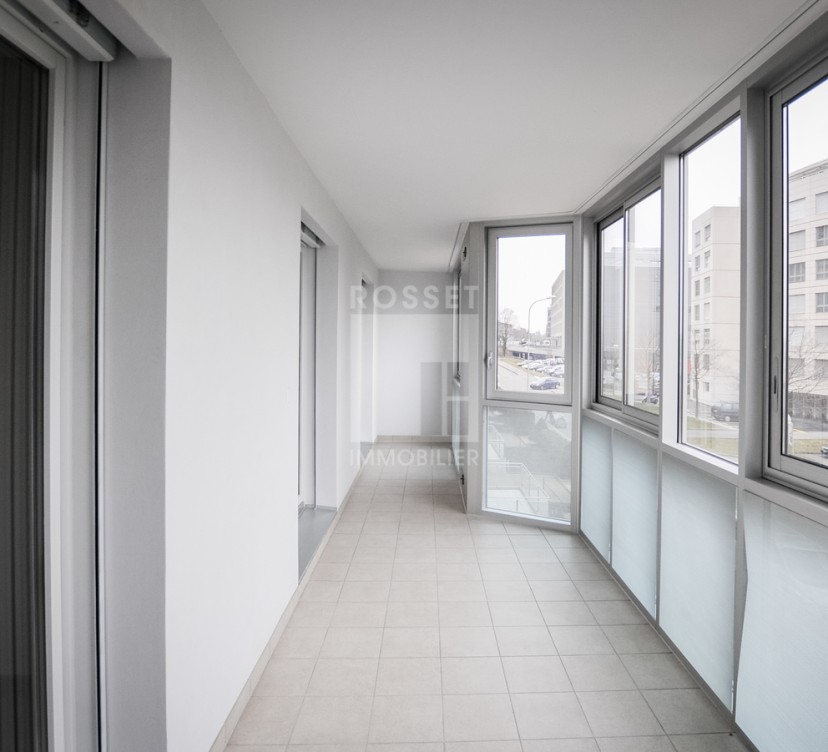 Appartement traversant de 5 pièces - Quartier des Nations