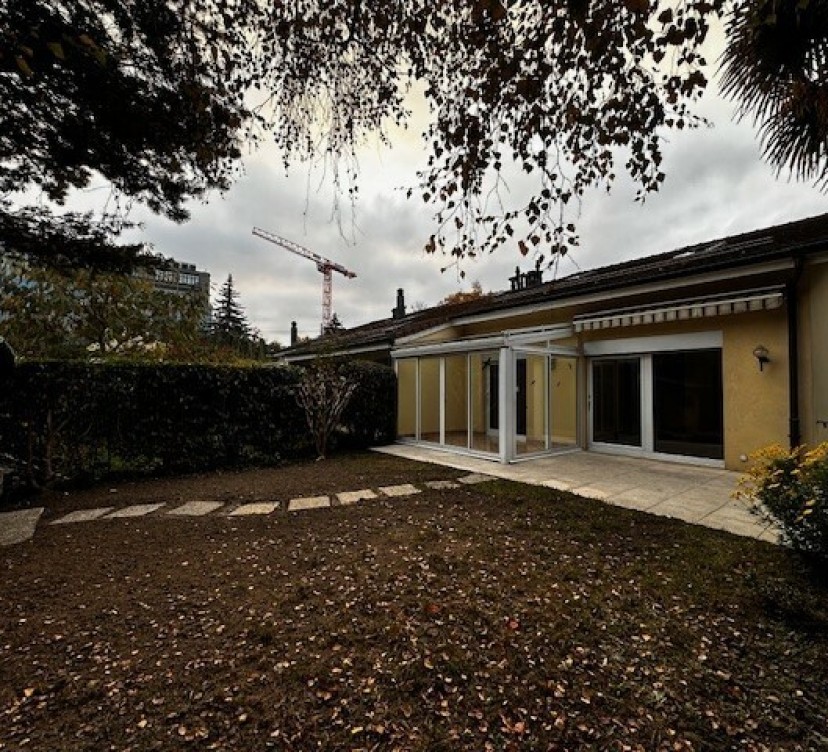 Villa mitoyenne de 3 chambres à coucher aux Charmilles