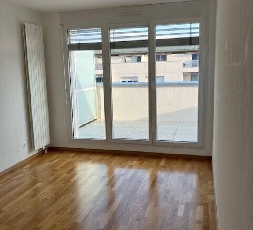 Appartement de 4 pièces au 8ème étage - ATTIQUE